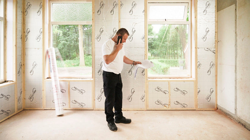 wand isolatie in een woonkamer